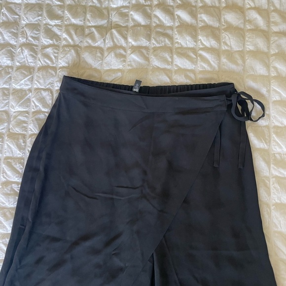 Eileen Fisher Silk Georgette Crop Black Wide-Leg Wrap Pants - Picture 7 of 12